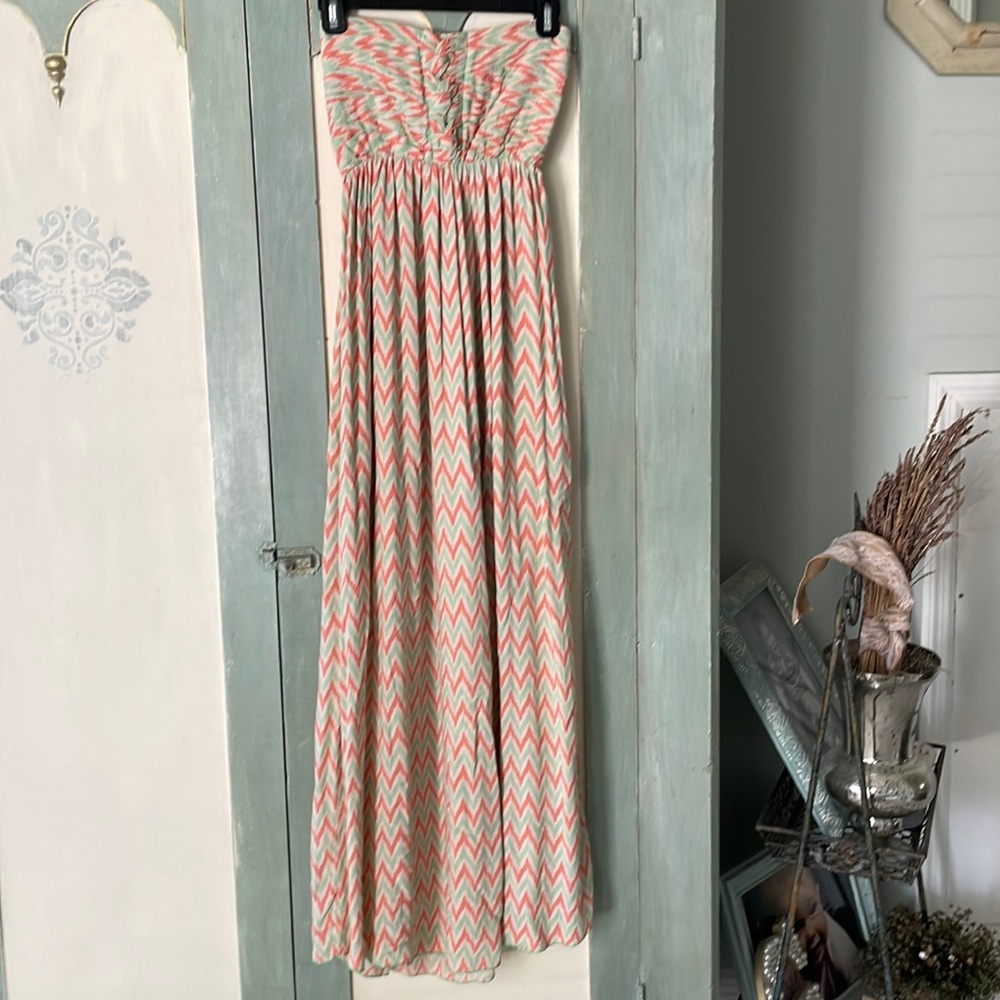 Super cute strapless dress like new condition size s